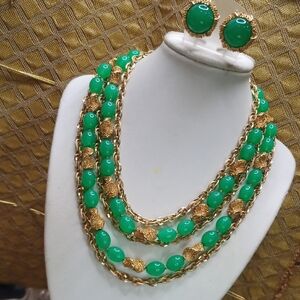 Vintage Crown Trifari Green and Gold Necklace Set